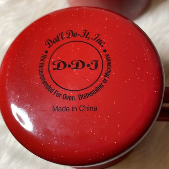 Pair of Enamel Tin Chili Mugs by Dat’l Do It - Picture 4 of 6